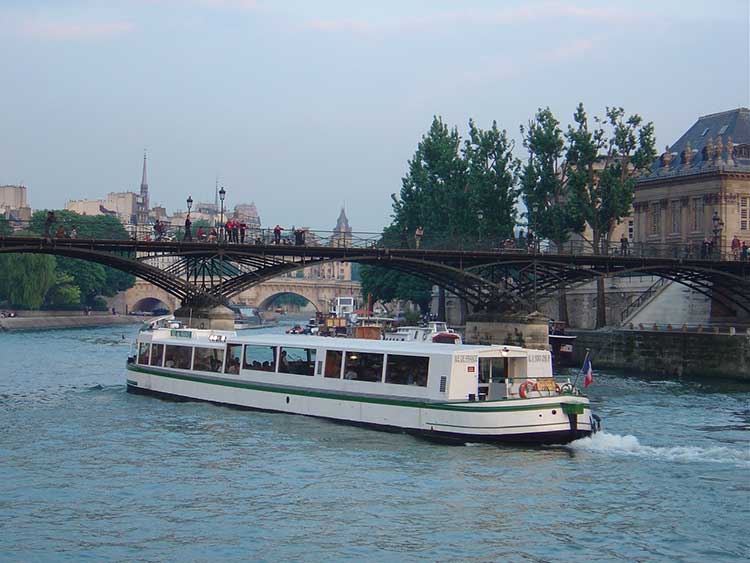 Croisières péniches sur la Seine à Paris